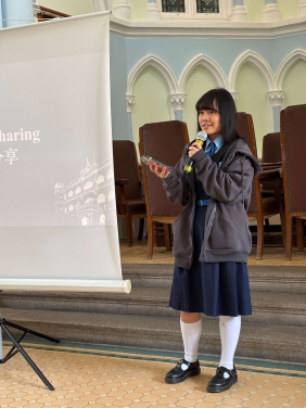 Angel在結業禮上代表所有學員，感謝友師的悉心指導和闗懷。